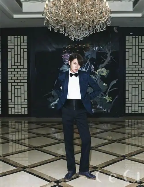 金希澈帅气画报公开 "在sj里面我一直有兄长优待特权"