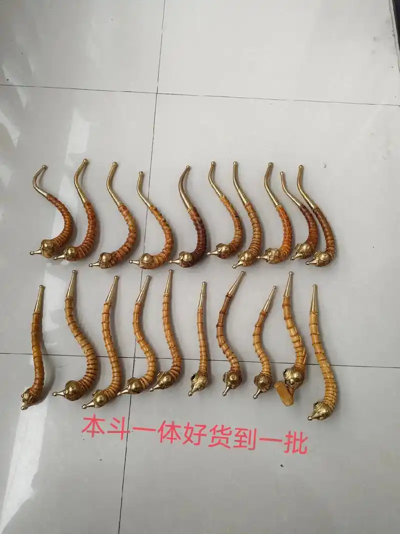 上热门 贵州烟杆一体本斗金竹烟杆##工艺品摆件 #烟斗烟具 - 抖音