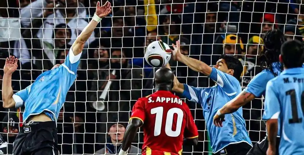 足坛十大经典名场面,那些永载史册的瞬间!_比赛_世界_梅西伯纳乌