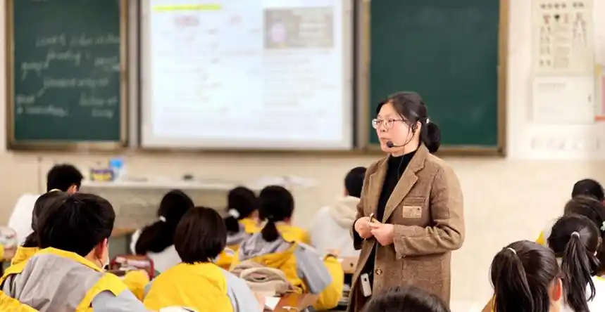 聚焦高阶思维强化深度学习梅岭中学好课堂同课异构交流展示活动