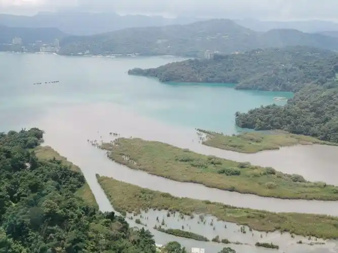 鸟瞰日月潭