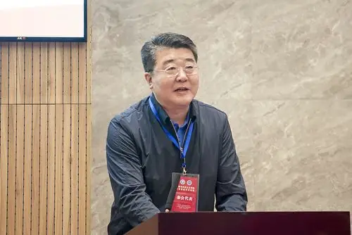 王亚军在致辞中对本次论坛的召开表示祝贺,介绍了青岛理工大学的基本