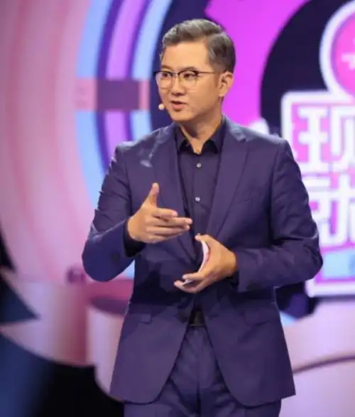 主持人赵川:3段婚姻,一婚记者,二婚画家,三婚小16岁的空姐