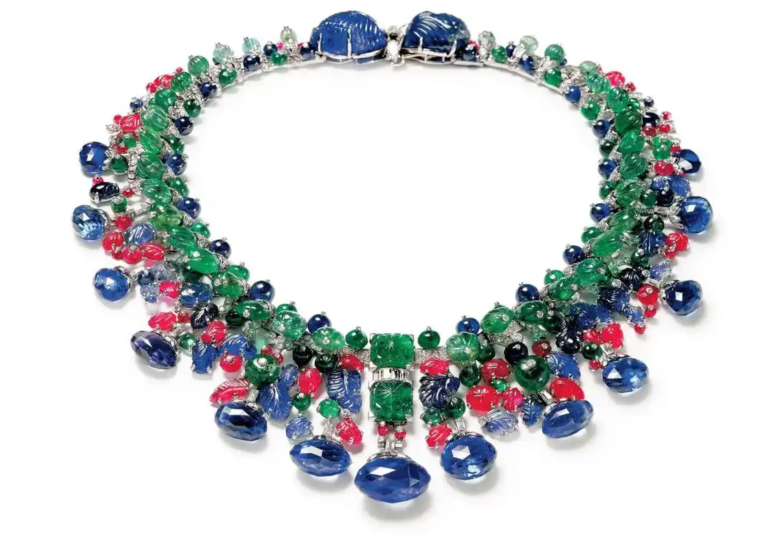 卡地亚的水果锦囊(tutti frutti)项链,有配套耳环,这种款式和风格的