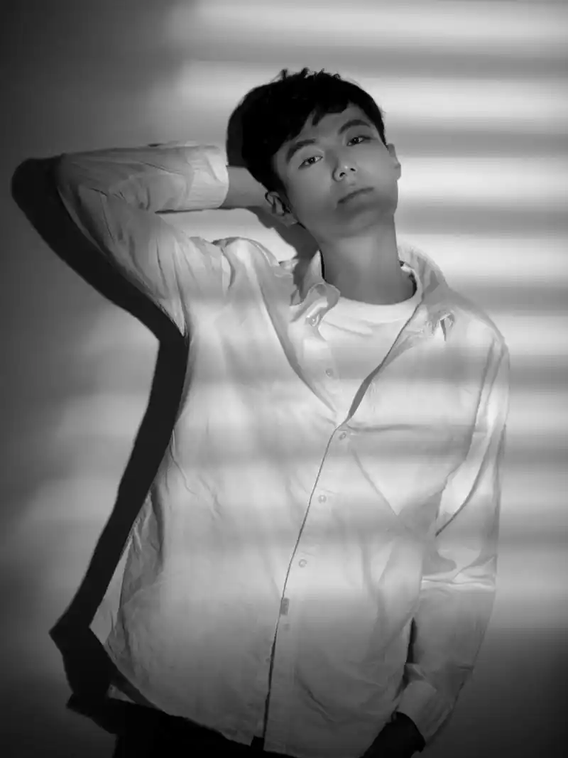 一组帅哥照 发一组帅哥照片吧