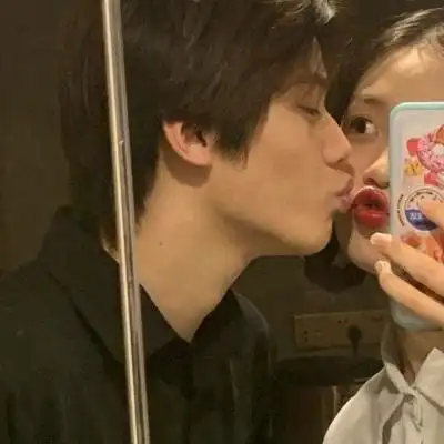 可爱萌系情侣头像一对两张图片特别唯美的情侣专用微信图片大全