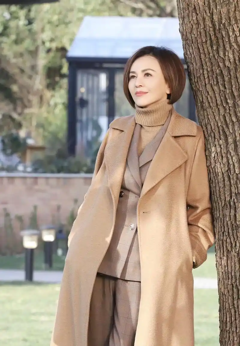 王琳痛心终止约会:50 爱情该何去何从