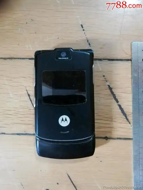 摩托罗拉翻盖手机