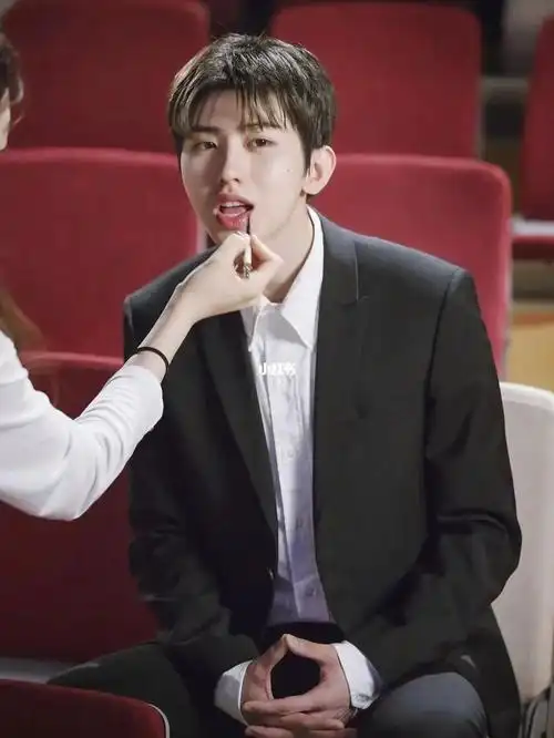 蔡徐坤女友视角