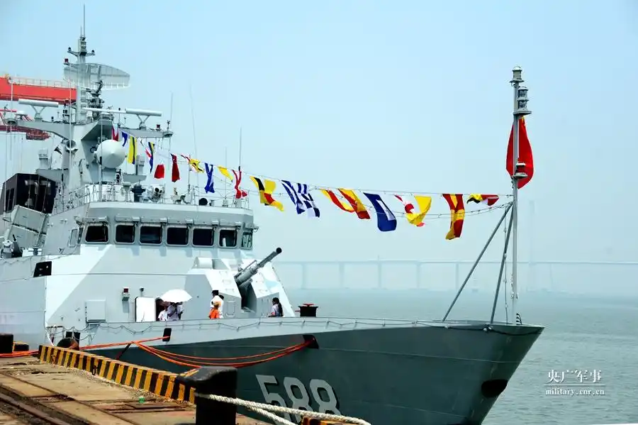 海军多型主力战舰在福建泉州连续3天对外开放