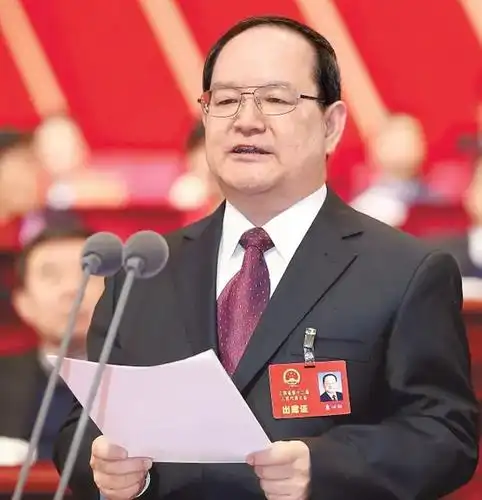 大连市委书记履新现巧合一幕:学弟接棒学长