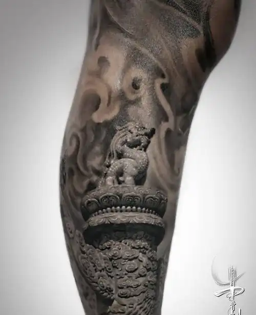 华表纹身图片_腿部欧美写实石雕纹身图案