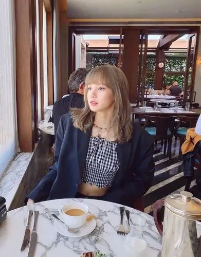 被称为人间芭比的lisa在国内镜头下翻车了网友大嘴猴