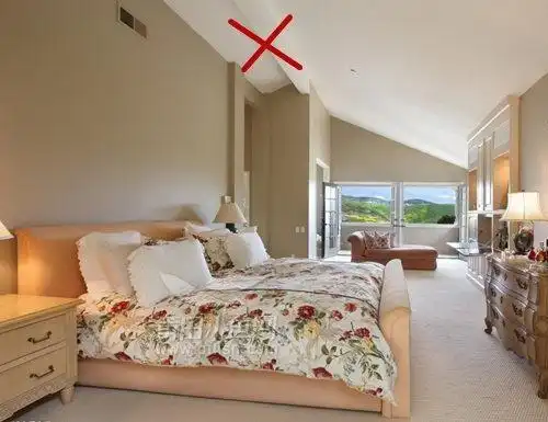 新房落成带爸妈参观一看床头横梁老妈死活要重改有这梗