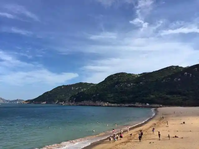 普陀山有海滩可以玩.