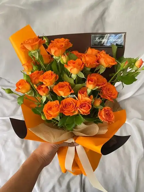 la洛杉矶橘色多头小玫瑰小花束