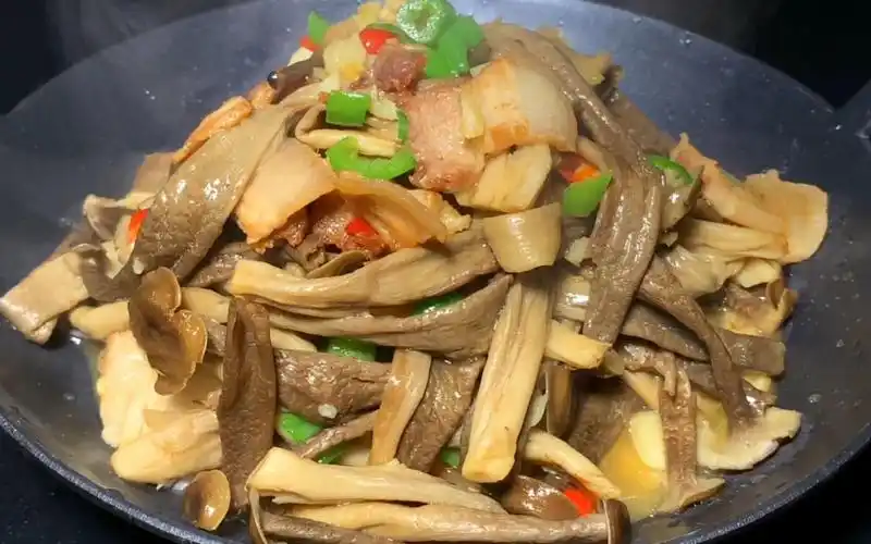 鹿茸菇还是这样做好吃"干锅鹿茸菇"鲜嫩脆爽,开胃下饭做法简单