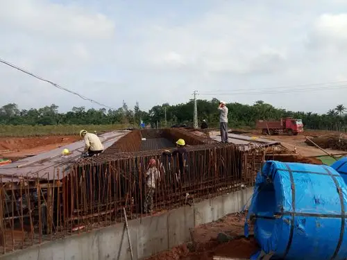 两侧端横梁为头为尾,意思有始有终.