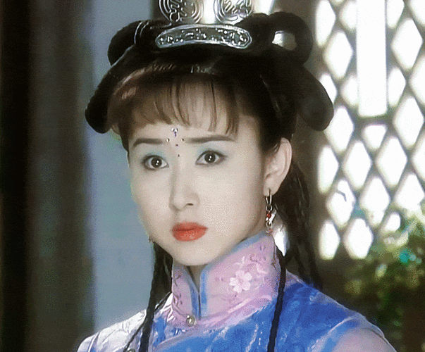 可以说,胡静被大众真正熟知,就是因为《孝庄秘史》,她出演的清朝孝庄