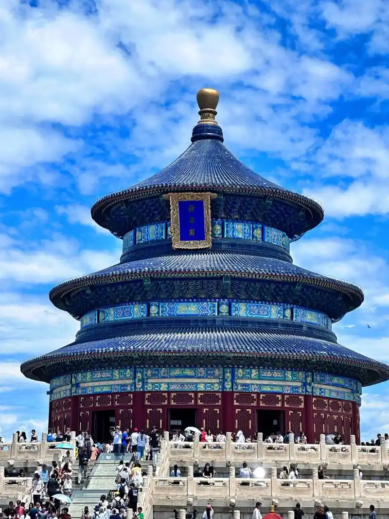 祈年殿是真的太好看了～ 从南门进顺序是正的～ 先皇穹宇后祈年殿