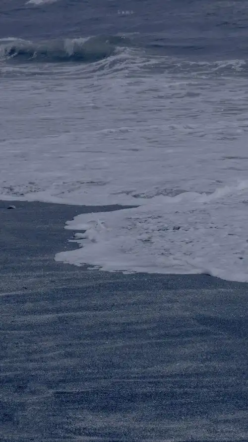 有没有简约冷色系的壁纸或头像