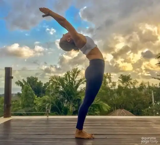 一套30分钟的瑜伽序列,全身都可以锻炼到,动作简单有效!