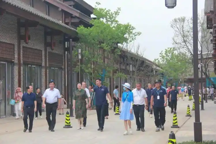 扎实推进五位一体自治区文化和旅游厅党组书记厅长甘霖到桂林融创国际