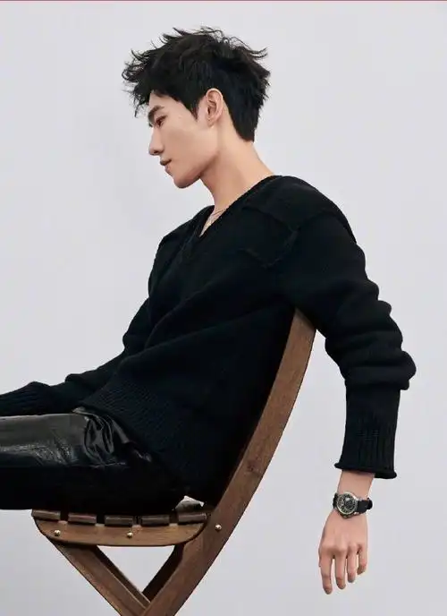 杨洋羊毛卷发型