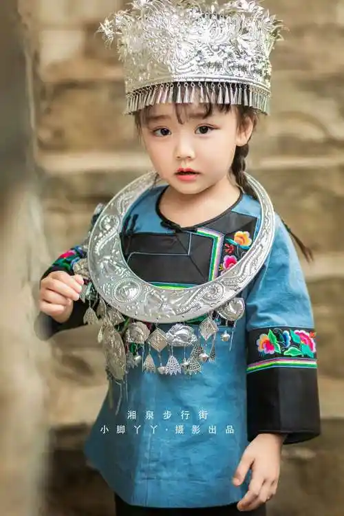 摄影小志的儿童摄影作品《湘西苗家阿妹》