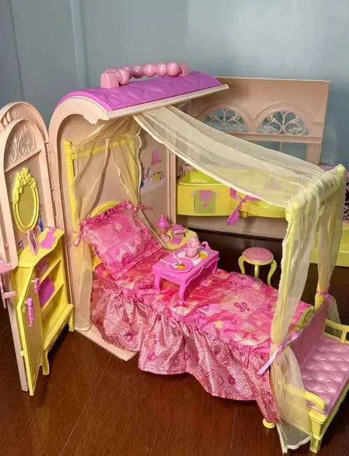 还记得小时候,每次去邻居小姐姐家玩,最让我兴奋的就是她那个芭比甜甜