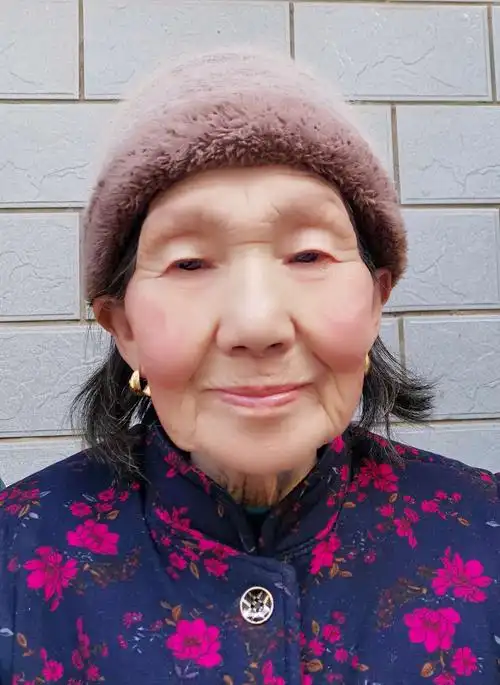 三八节到了,陪母亲大人.