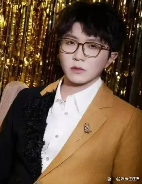 毛不易恋爱了?连续两天陪神秘女子同回住处,女子长相曝光