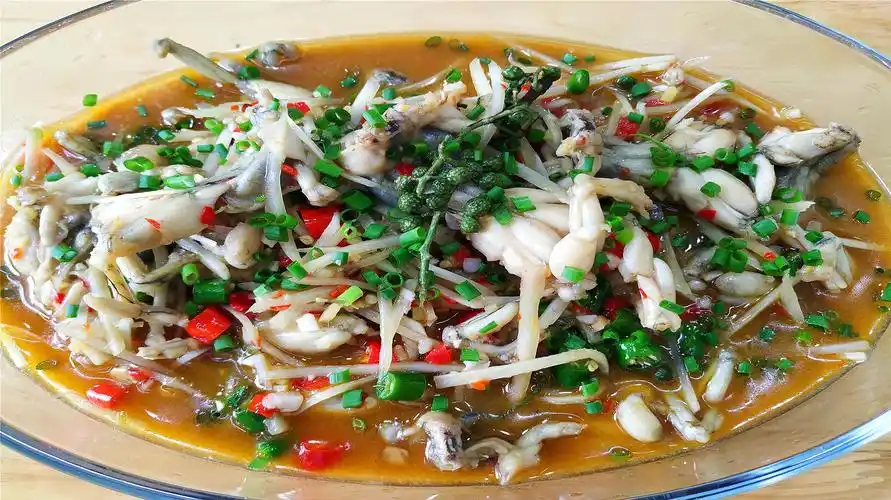 川菜师傅教你特色菜仔姜田鸡,这样做开胃下饭,看这做法就过瘾