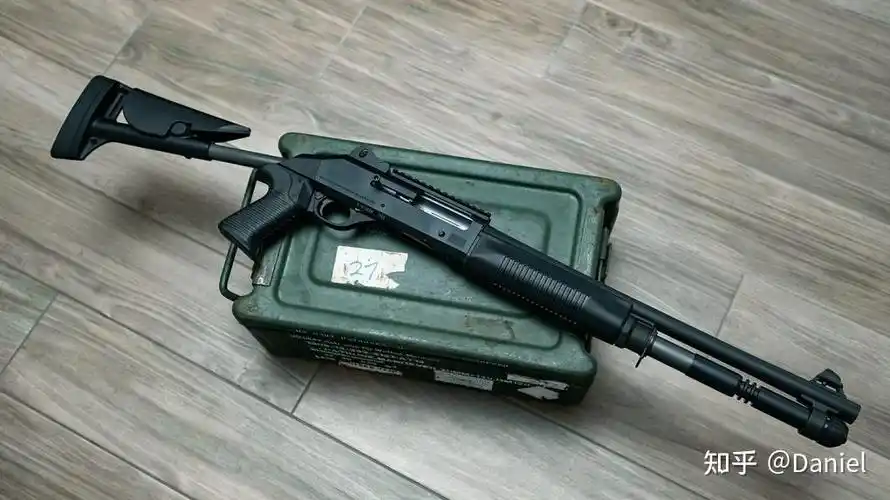 3. benelli m4(贝内利m4)