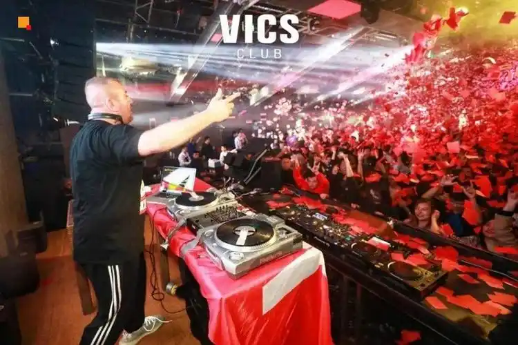 28日|印象蹦趴狂欢夜|工体vics包场-电音蹦迪-酒水畅饮-荧光之夜-告别