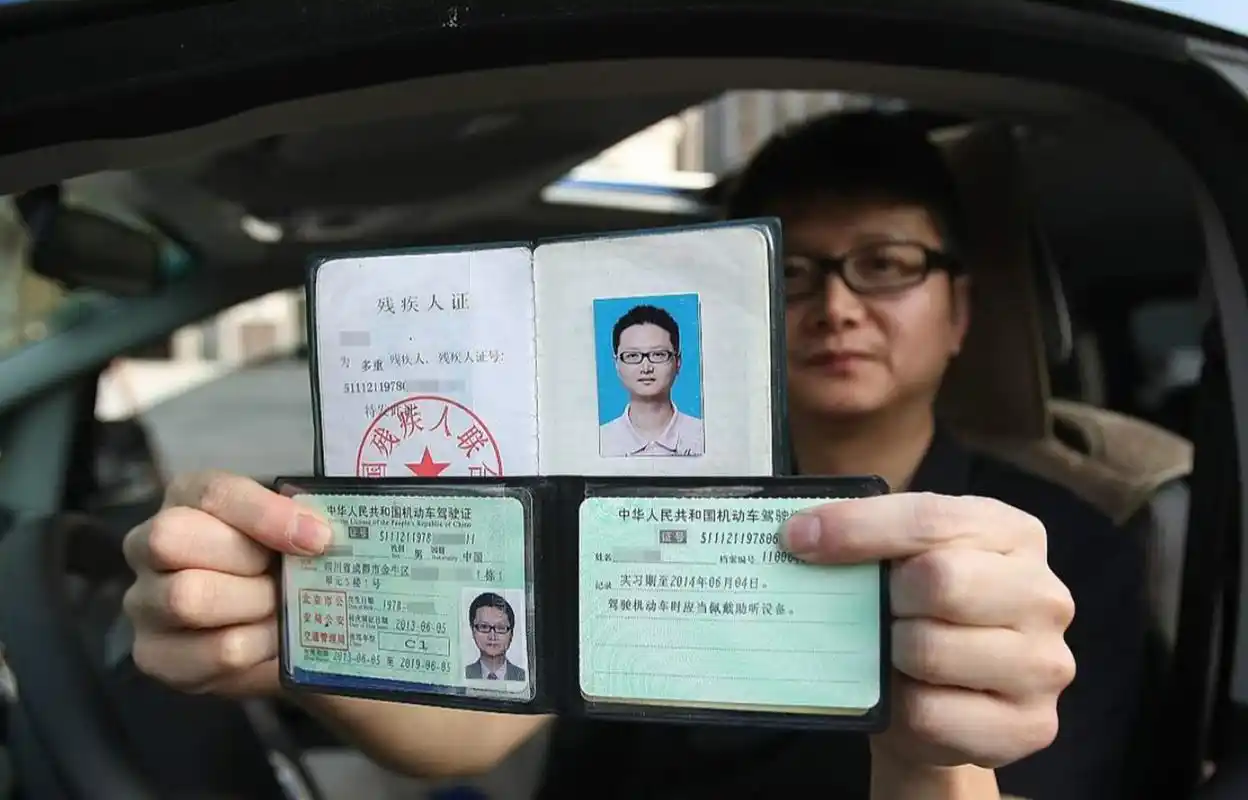 手里的c1驾驶证,相当于多少钱?看完后,车主:真的赚到了