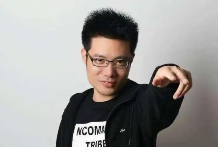 可惜如今,大司马直播节目效果虽然依旧很好,但随着年龄的增长,操作的