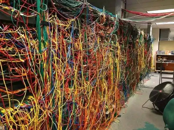 治愈强迫症的最强布线,少不了爱墨线缆标签_手机搜狐网