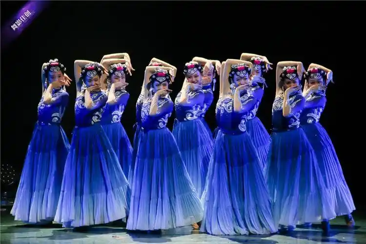 【云心中有水,水梦里是云】四川师大舞蹈学院 彝族女子群舞《云水伊人