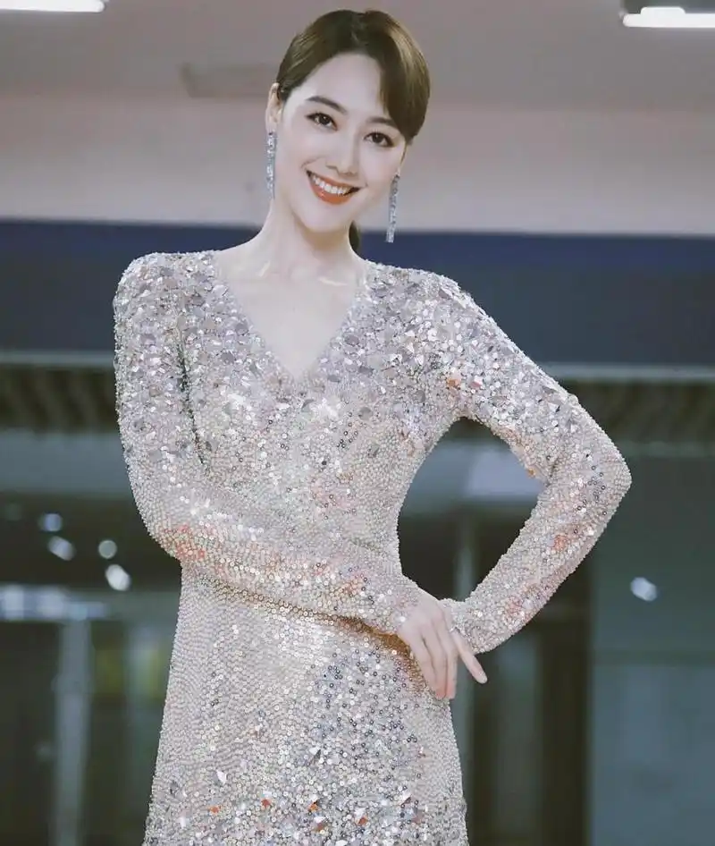 美女主持王冠愁嫁,"三高"女性晚婚不婚率飙升真实原因令人心酸