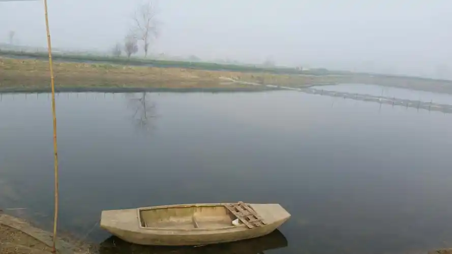 一只小船一道风景