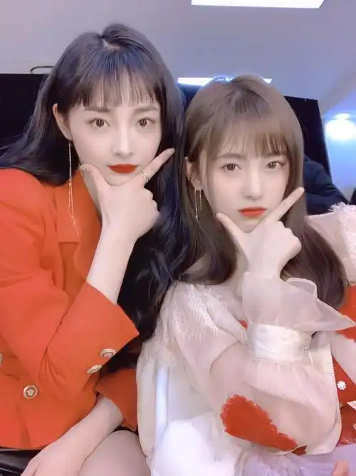 周洁琼and鞠婧祎