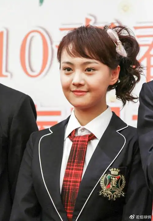 郑爽《一起来看流星雨》时期旧照曝光 婴儿肥娃娃脸