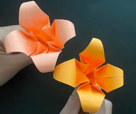 百合花折纸步骤图解法