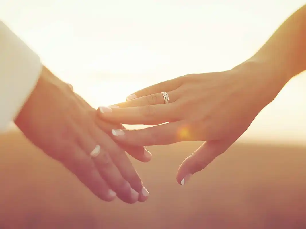 我们一起走,爱情,爱,情人节,浪漫,唯美,承诺,手,戒指,甜蜜,心情,愿与