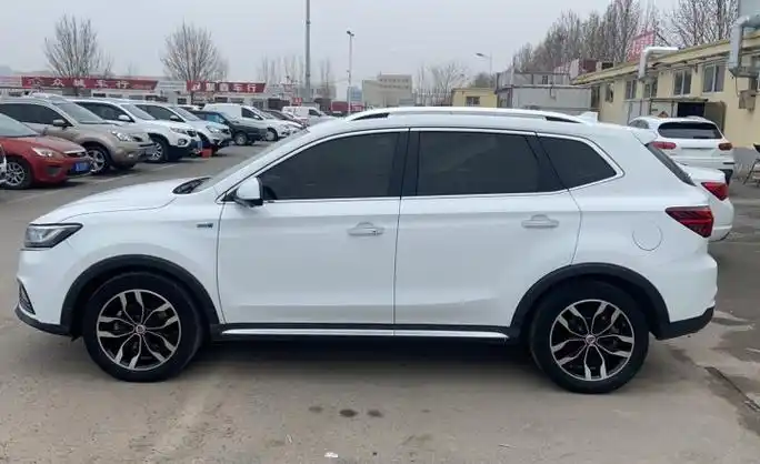 荣威rx5 2018款 30t 两驱自动互联网铂金版