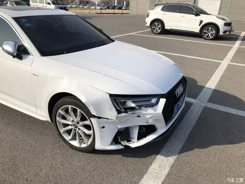 【图】车撞了,难受啊_奥迪a4l论坛_汽车之家论坛