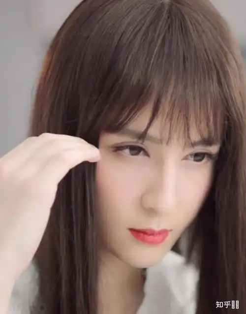 对于喜爱男扮女装的男艺人你怎么看