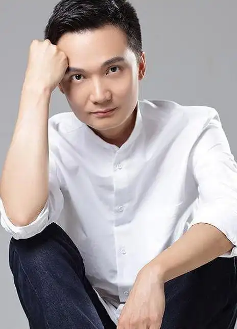 演员 01-01 182cm 关注 代表作 八百里洞庭我的家 勇敢的心2 康熙大帝