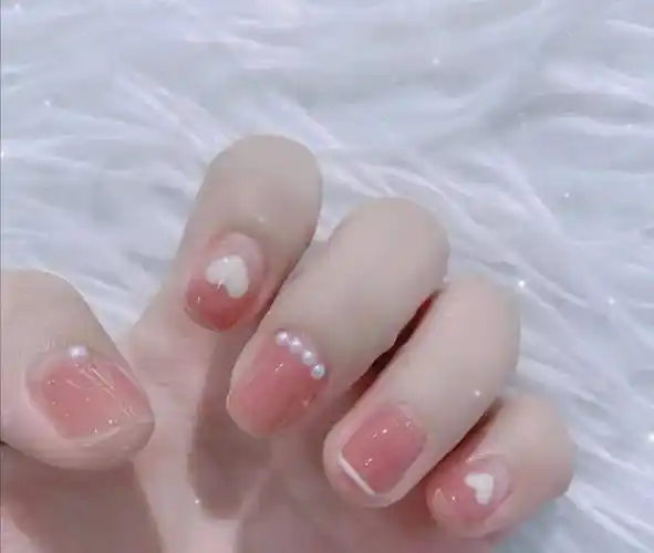 分享几款适合春天的时尚美甲显白又百搭谁做谁好看